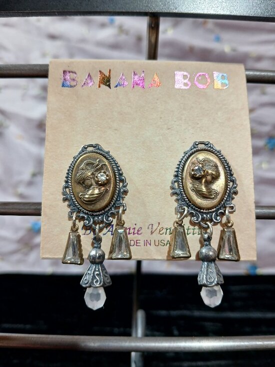 Banana Bob Jewelry - Vintage Banana Bob clip earrings with silver/gold antique style & dangles